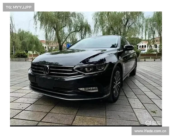全新大众迈腾实车再度现身!黑色车身相当大气 200马力配2.0T 全新大众迈腾实车再度现身!黑色车身相当大气 200马力配2.0T